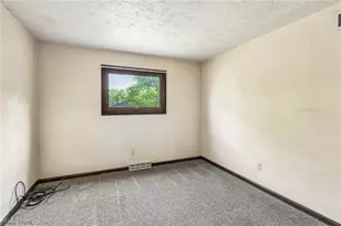 4100 Ivanhoe Dr, Lorain, OH 44053 - Photo 33