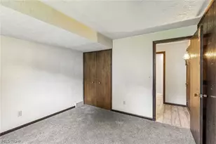 4100 Ivanhoe Dr, Lorain, OH 44053 - Photo 17