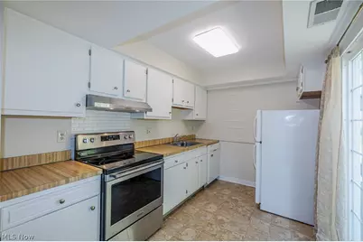 13748 Oakbrook Drive #13748, North Royalton, OH 44133 - Photo 7