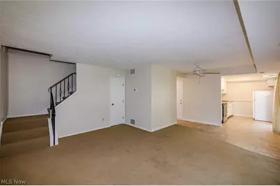 13748 Oakbrook Drive #13748, North Royalton, OH 44133 - Photo 3