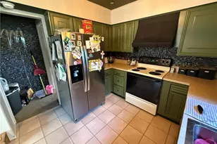 1033 Eastport Ave, Uhrichsville, OH 44683 - Photo 13
