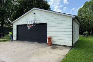 1033 Eastport Ave, Uhrichsville, OH 44683 - Photo 25