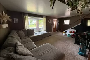1033 Eastport Ave, Uhrichsville, OH 44683 - Photo 7