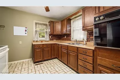 2067 Norwood Boulevard, Zanesville, OH 43701 - Photo 13