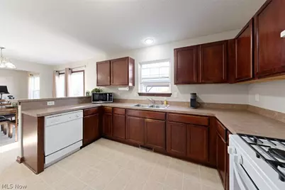 4642 Crossing Trail, Lorain, OH 44053 - Photo 11