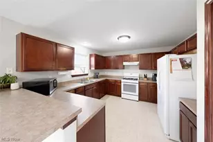 4642 Crossing Trail, Lorain, OH 44053 - Photo 9