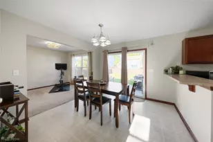 4642 Crossing Trail, Lorain, OH 44053 - Photo 7