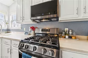 1235 Cherokee Path, Vermilion, OH 44089 - Photo 11