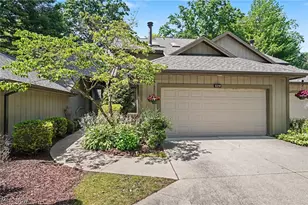 2214 Stone Creek Trail, Cuyahoga Falls, OH 44223 - Photo 3