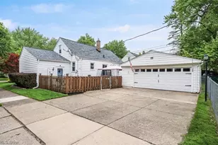 977 Learidge Rd, Lyndhurst, OH 44124 - Photo 37
