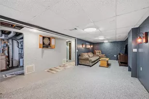 977 Learidge Rd, Lyndhurst, OH 44124 - Photo 29