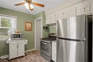 977 Learidge Rd, Lyndhurst, OH 44124 - Photo 15