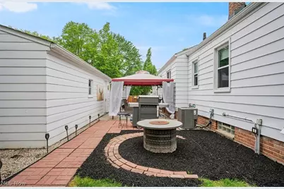 977 Learidge Road, Lyndhurst, OH 44124 - Photo 35