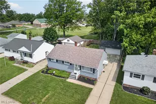 30121 Vineyard Rd, Willowick, OH 44095 - Photo 5