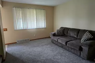 16200 Edgewood Ct, Maple Heights, OH 44137 - Photo 3