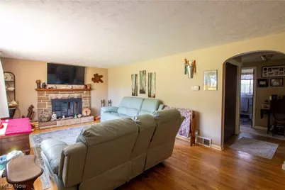 10381 Portage Street NW, Canal Fulton, OH 44614 - Photo 3