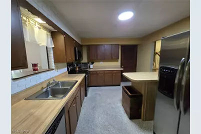 206 E 5th Street, Williamstown, WV 26187 - Photo 17