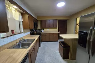 206 E 5th St, Williamstown, WV 26187 - Photo 17