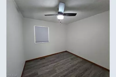 206 E 5th Street, Williamstown, WV 26187 - Photo 7