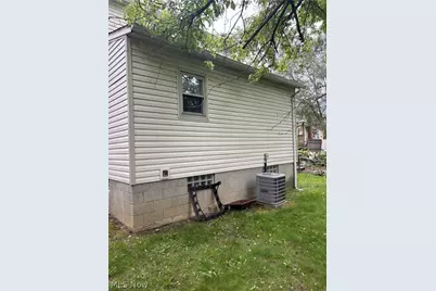 2136 16th Street SW, Akron, OH 44314 - Photo 5