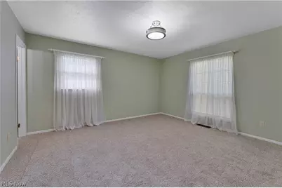 1341 Fox Run Drive, Youngstown, OH 44512 - Photo 13