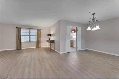 1341 Fox Run Drive, Youngstown, OH 44512 - Photo 7