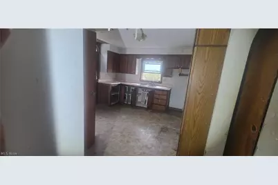 1966 Smithfield Street, Youngstown, OH 44509 - Photo 9