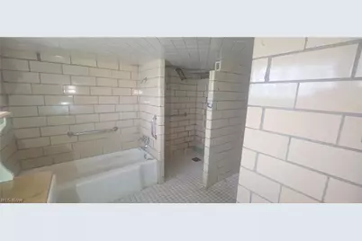 1966 Smithfield Street, Youngstown, OH 44509 - Photo 5