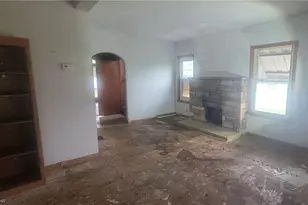 1966 Smithfield St, Youngstown, OH 44509 - Photo 3