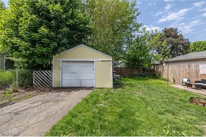 2332 17th Street SW, Akron, OH 44314 - Photo 5