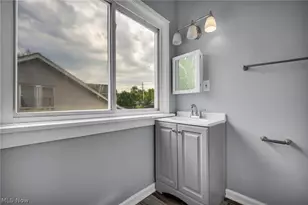 15809 Raymond St, Maple Heights, OH 44137 - Photo 23
