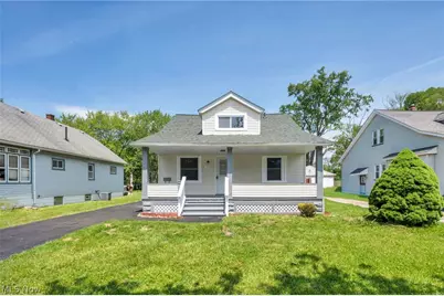 15809 Raymond Street, Maple Heights, OH 44137 - Photo 3