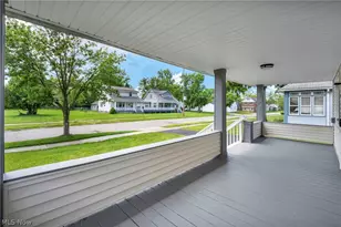 15809 Raymond St, Maple Heights, OH 44137 - Photo 9
