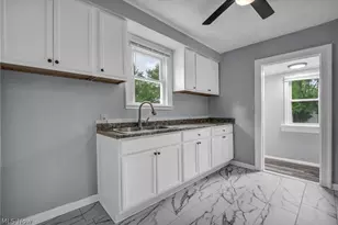 15809 Raymond St, Maple Heights, OH 44137 - Photo 19