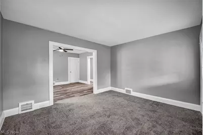 15809 Raymond Street, Maple Heights, OH 44137 - Photo 21