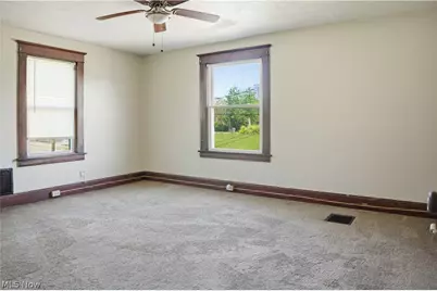 33 E Earle Avenue, Youngstown, OH 44507 - Photo 15