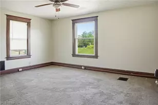 33 E Earle Ave, Youngstown, OH 44507 - Photo 15