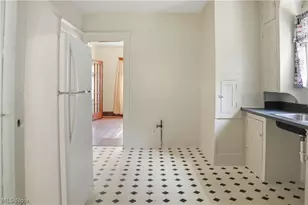 33 E Earle Ave, Youngstown, OH 44507 - Photo 11