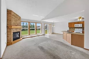 7342 Glengary Dr, Sagamore Hills, OH 44067 - Photo 5