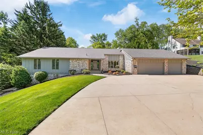 3200 Croydon Drive NW, Canton, OH 44718 - Photo 3