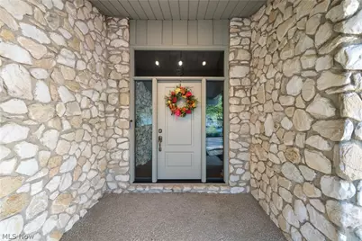 3200 Croydon Drive NW, Canton, OH 44718 - Photo 5