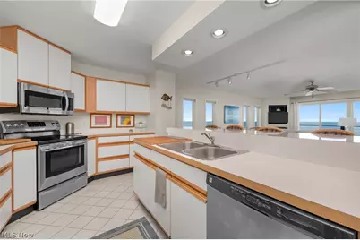 215 Grand Harbour, Vermilion, OH 44089 - Photo 9