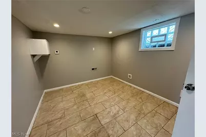 392 Bailey Court, Akron, OH 44304 - Photo 9