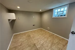 392 Bailey Ct, Akron, OH 44304 - Photo 9