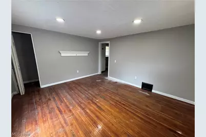 392 Bailey Court, Akron, OH 44304 - Photo 7