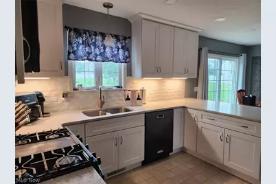 11270 Grand Valley Drive NW, Uniontown, OH 44685 - Photo 9