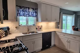 11270 Grand Valley Dr NW, Uniontown, OH 44685 - Photo 9