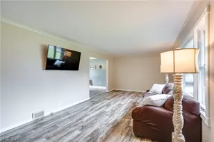 2635 Daffodil St NE, Canton, OH 44705 - Photo 7