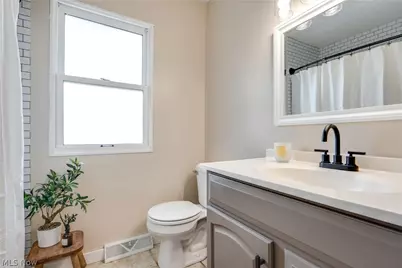 2635 Daffodil Street NE, Canton, OH 44705 - Photo 33