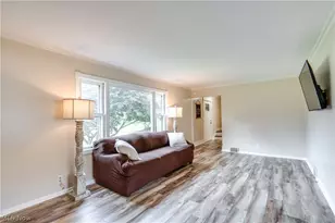 2635 Daffodil St NE, Canton, OH 44705 - Photo 9